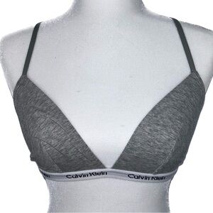 Calvin Klein Bralette Triangle Wire free Padless Light Support Comfy Casual Bra
